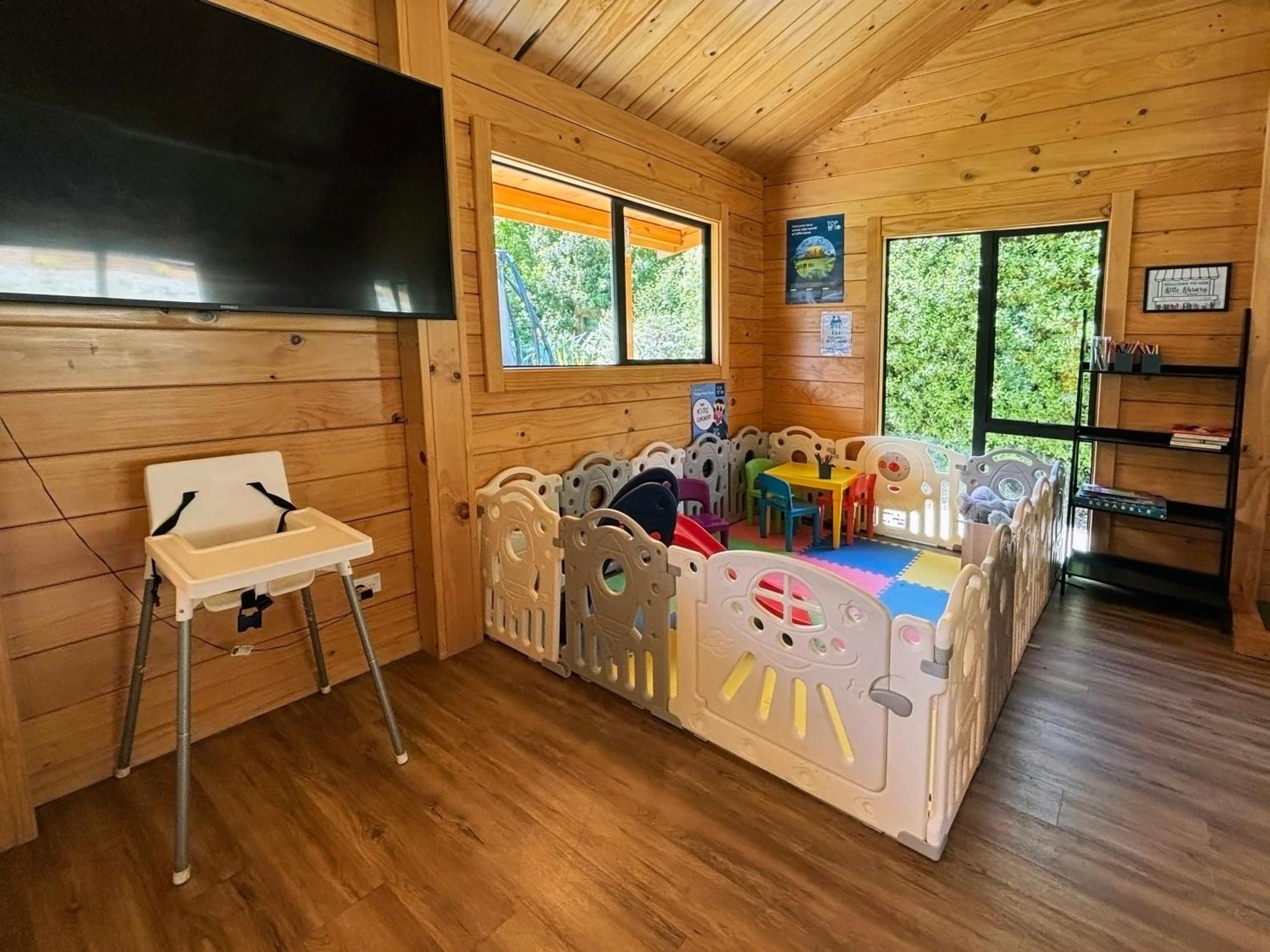 Kingston Top 10 Holiday Park מראה חיצוני תמונה